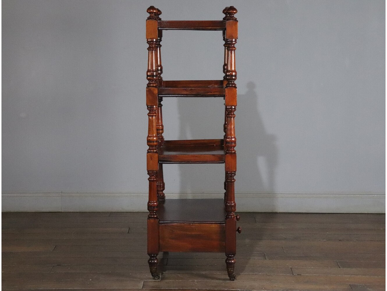 ダムウェイター