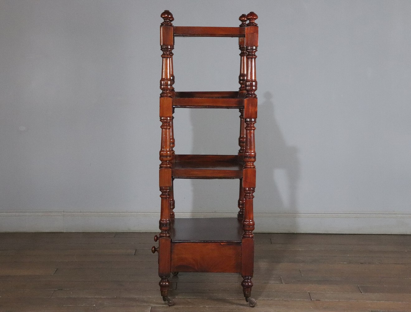 ダムウェイター