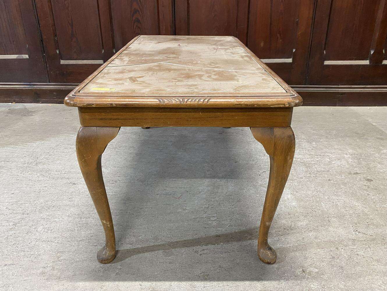 センターテーブル