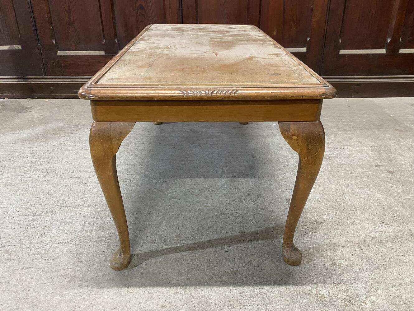 センターテーブル