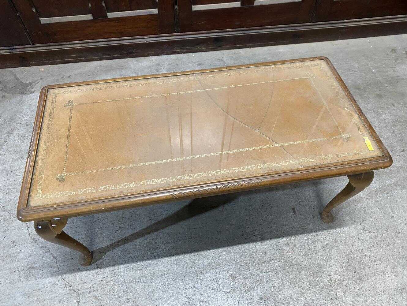 センターテーブル