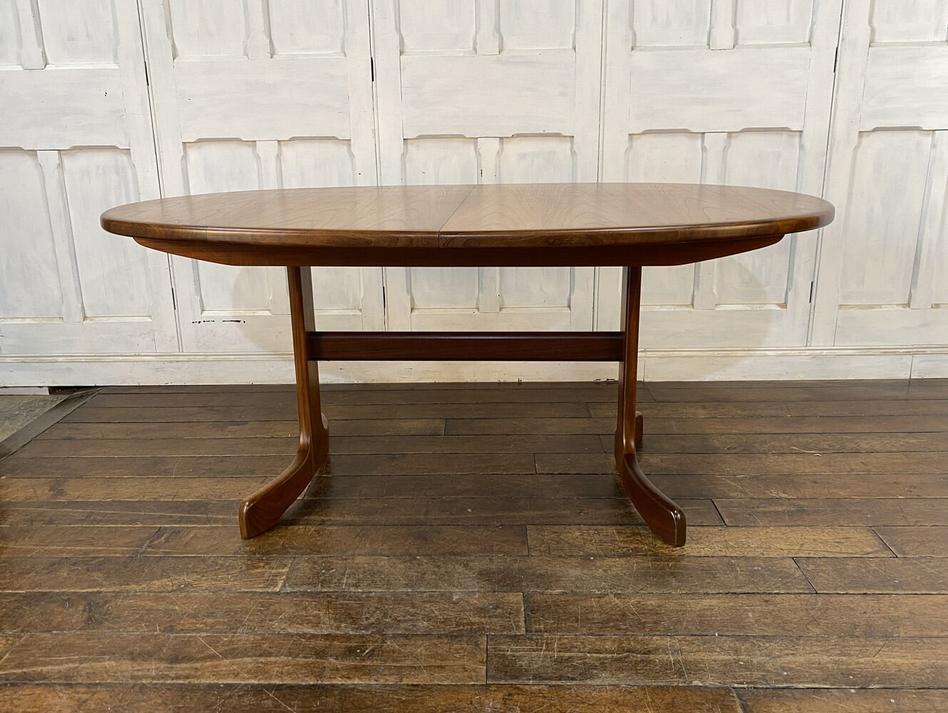 ダイニングテーブル