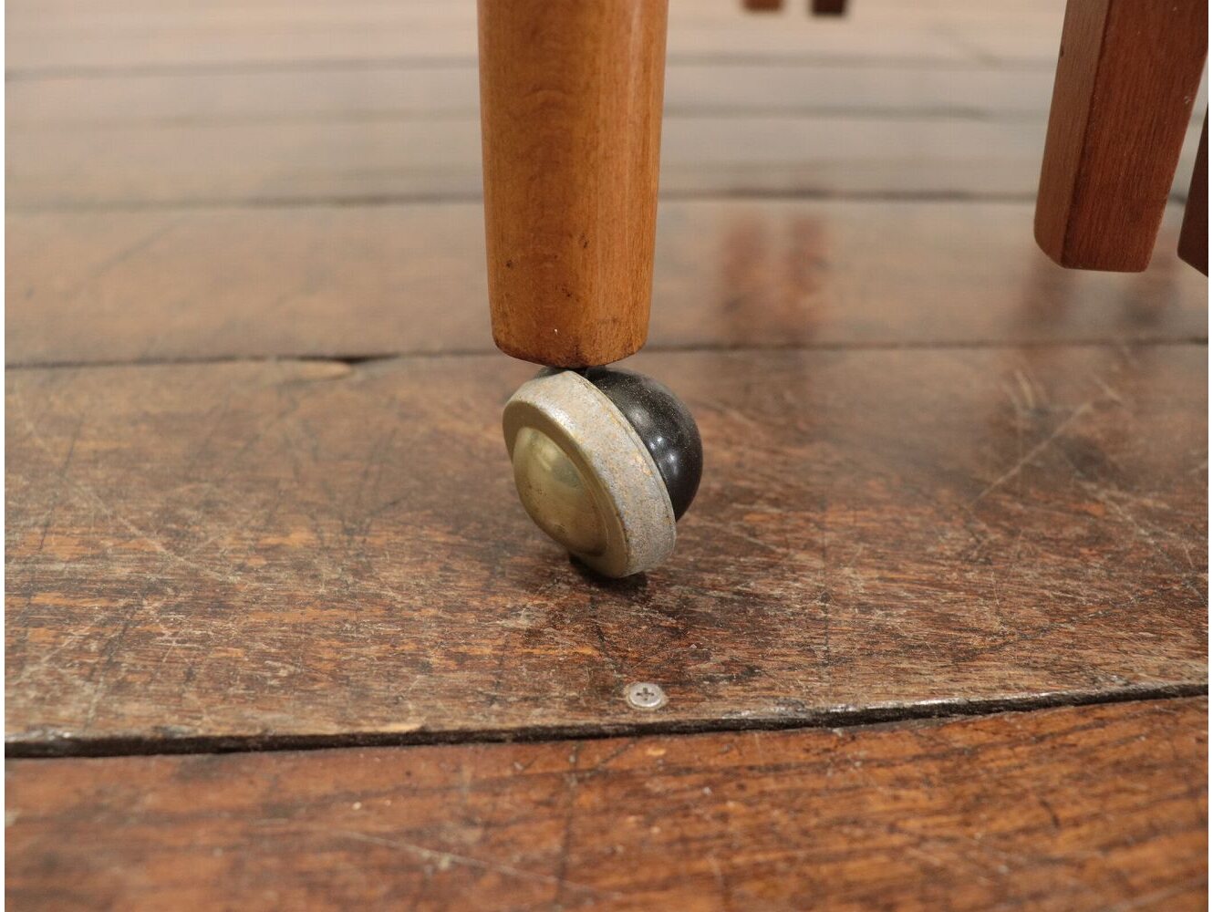 ネストテーブル