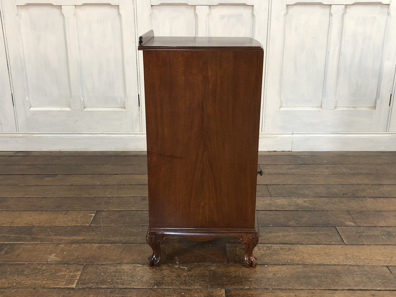 スモールキャビネット