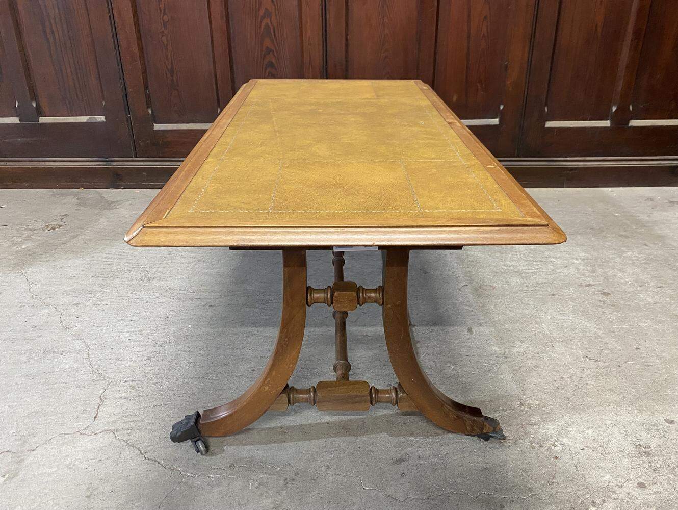 センターテーブル