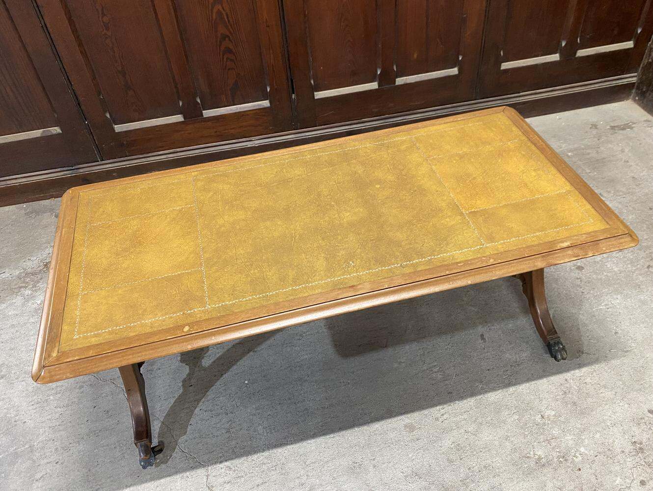 センターテーブル