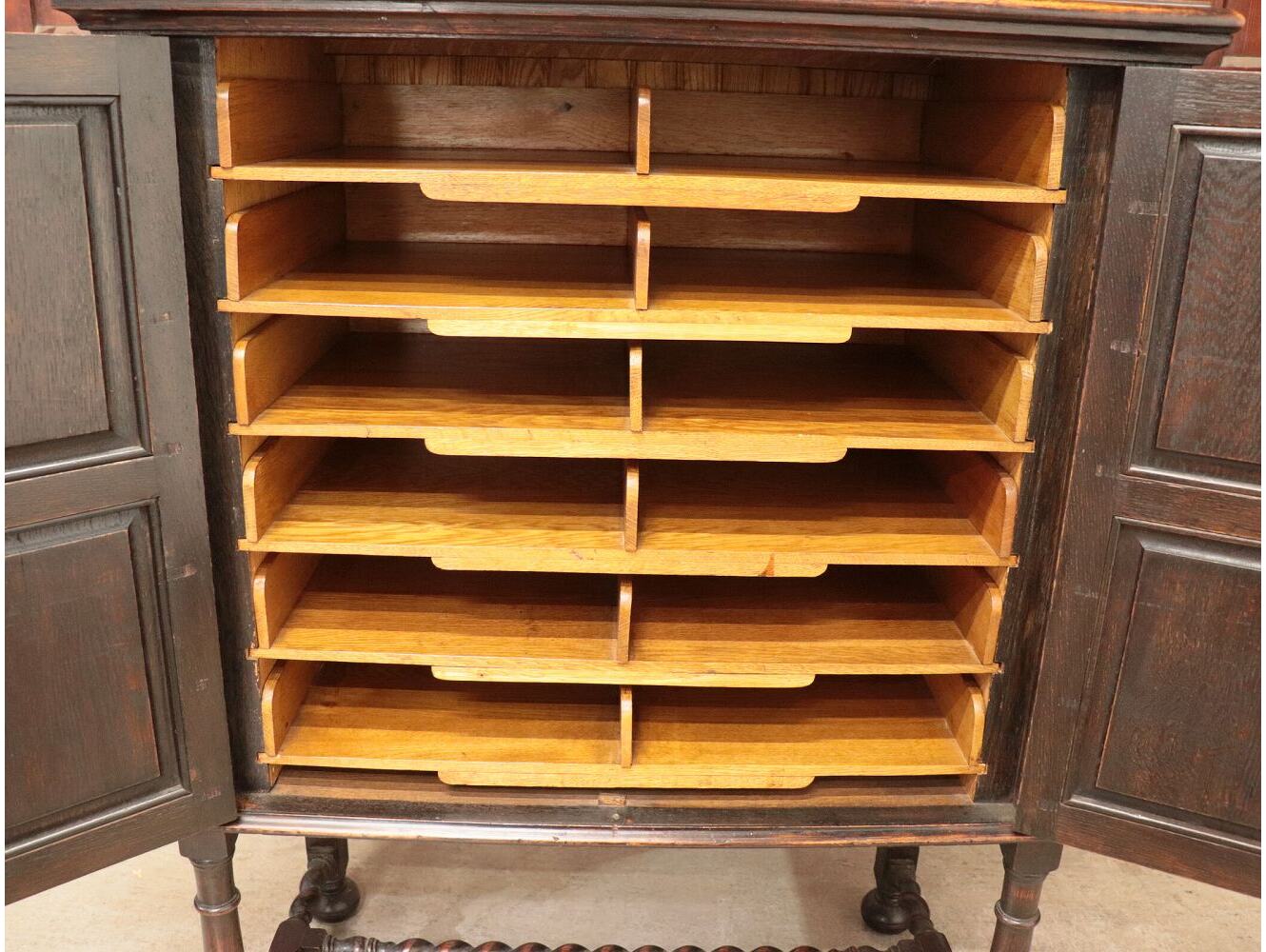 ファイルキャビネット