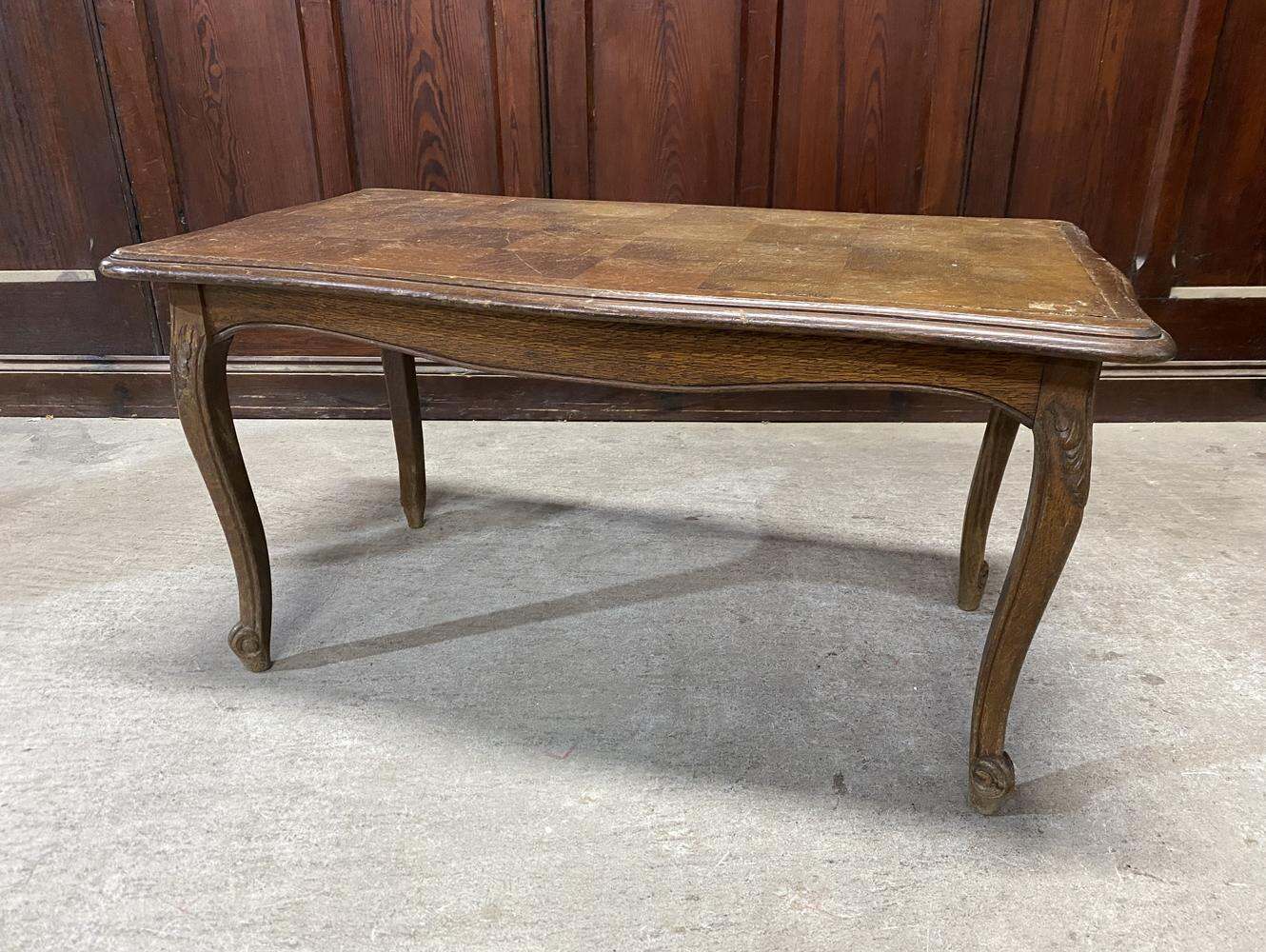 センターテーブル