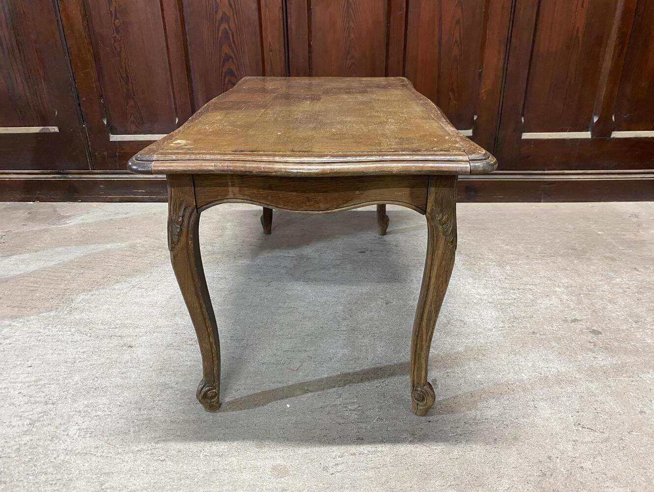 センターテーブル