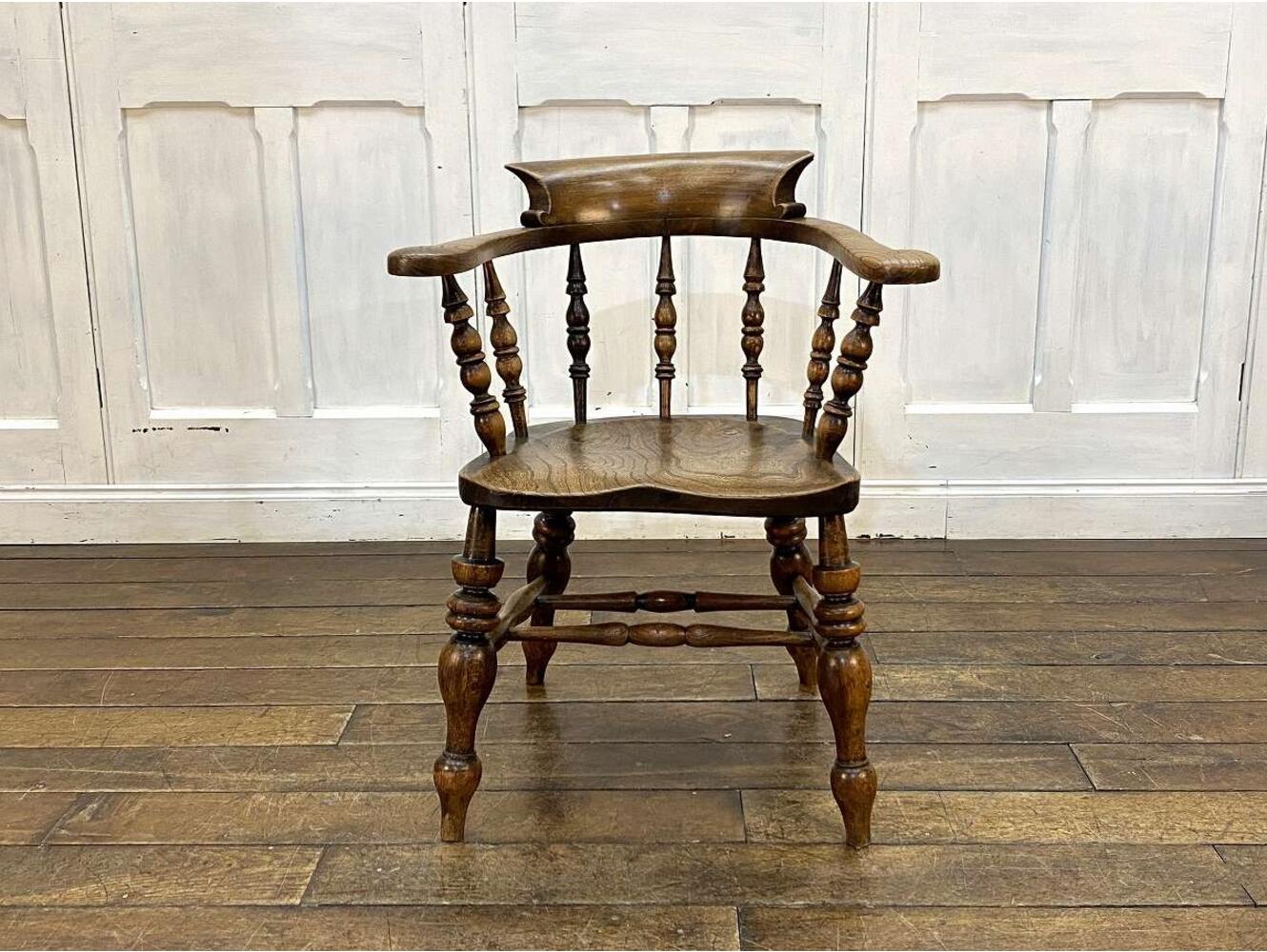 キャプテンチェア