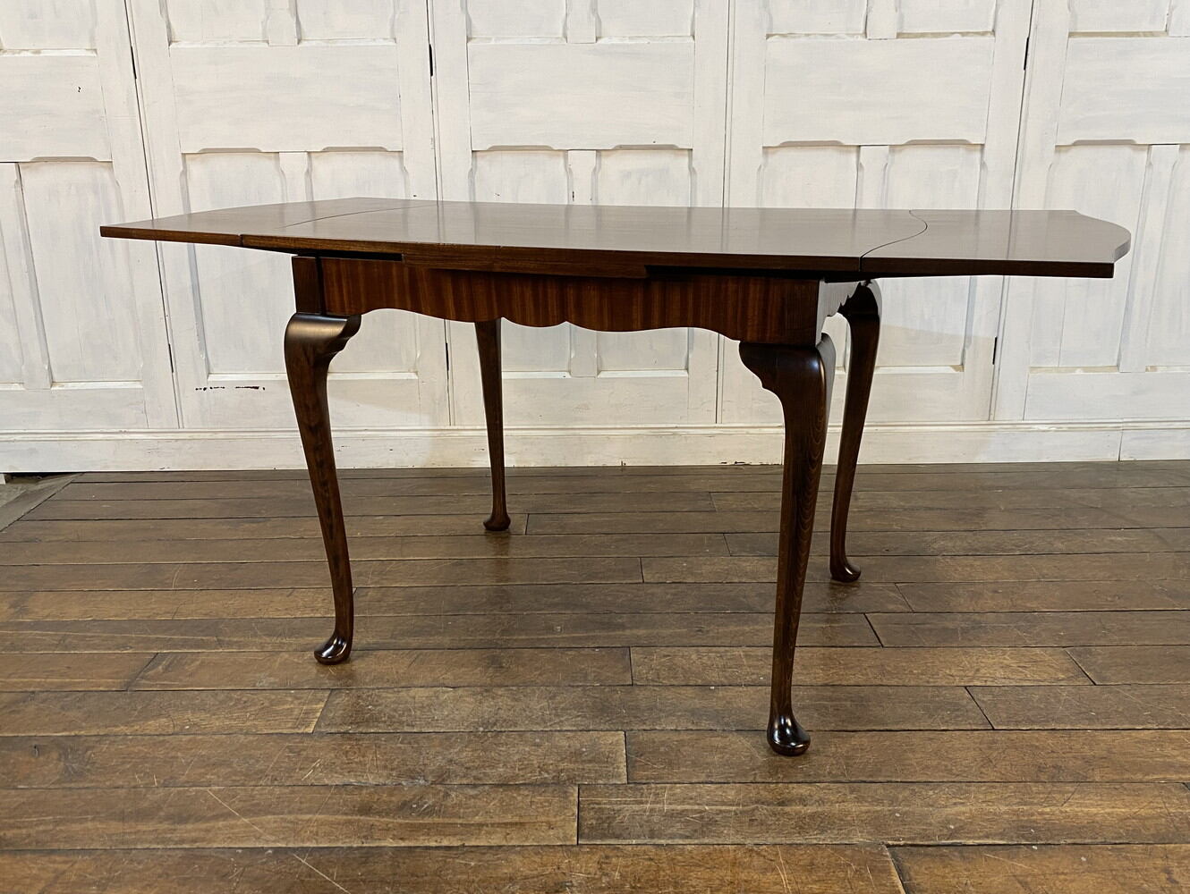 ドローリーフテーブル