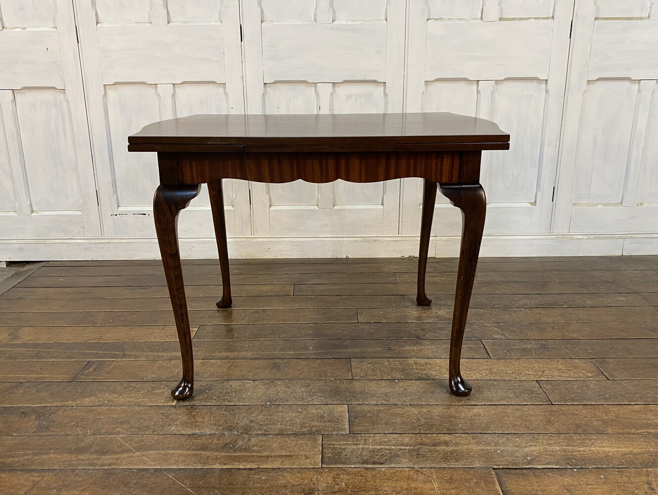 ドローリーフテーブル