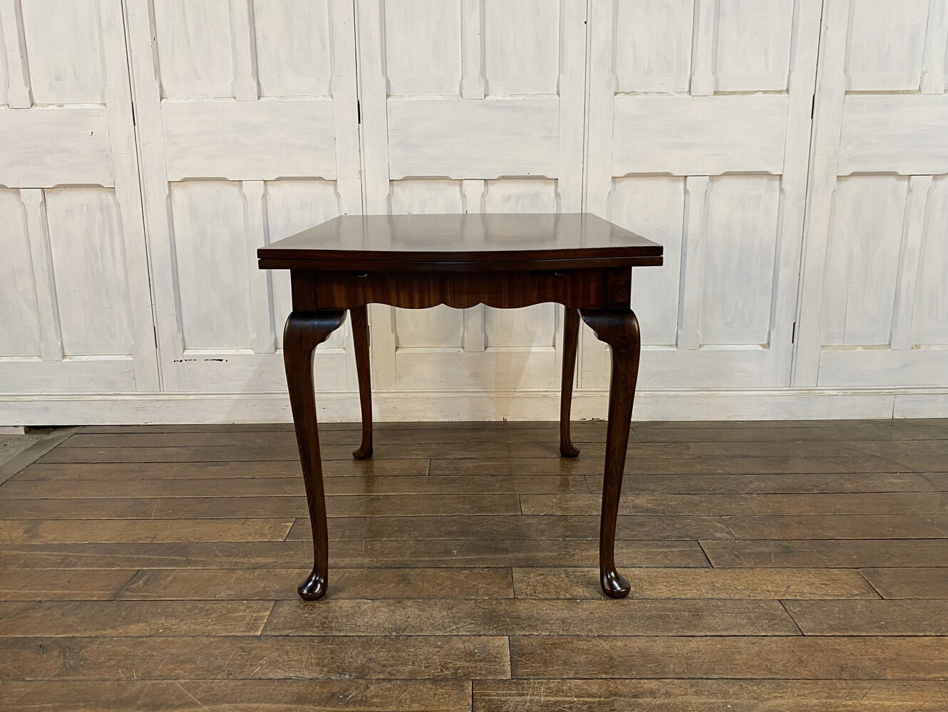 ドローリーフテーブル