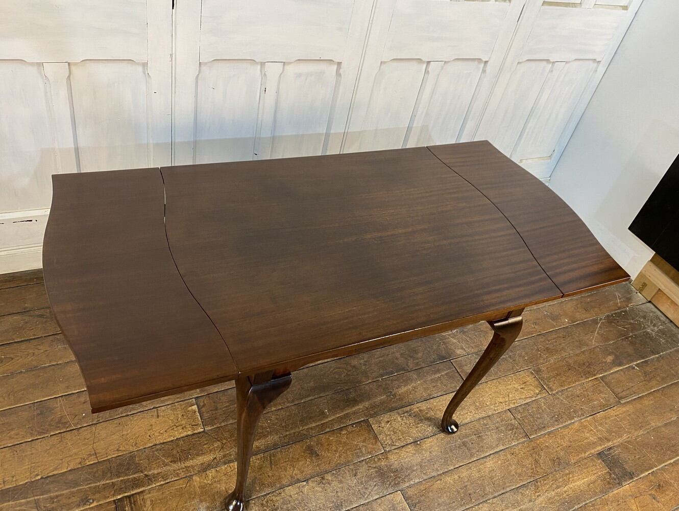 ドローリーフテーブル