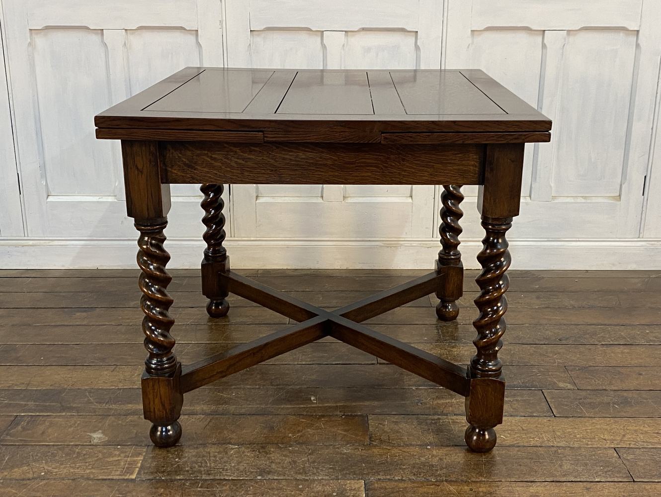 ドローリーフテーブル