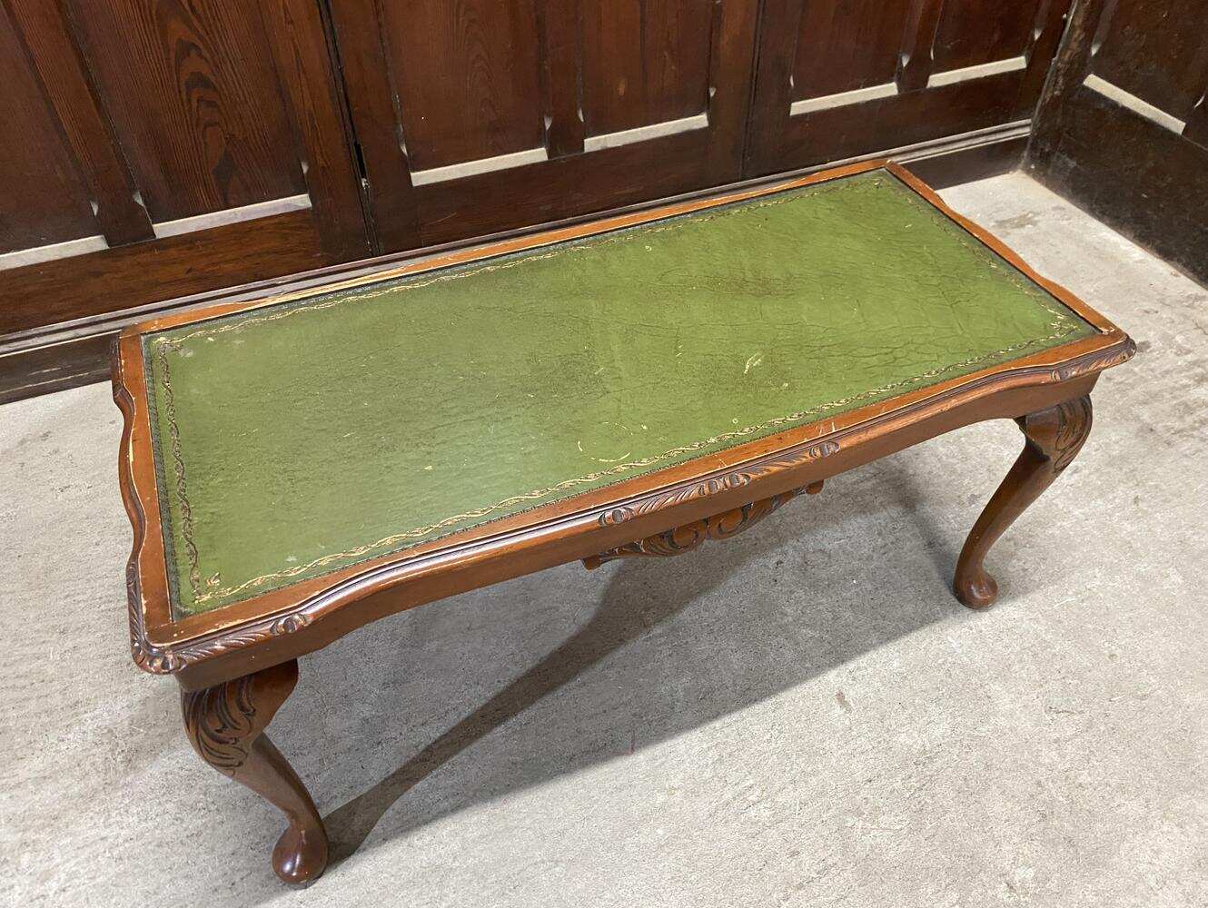 センターテーブル