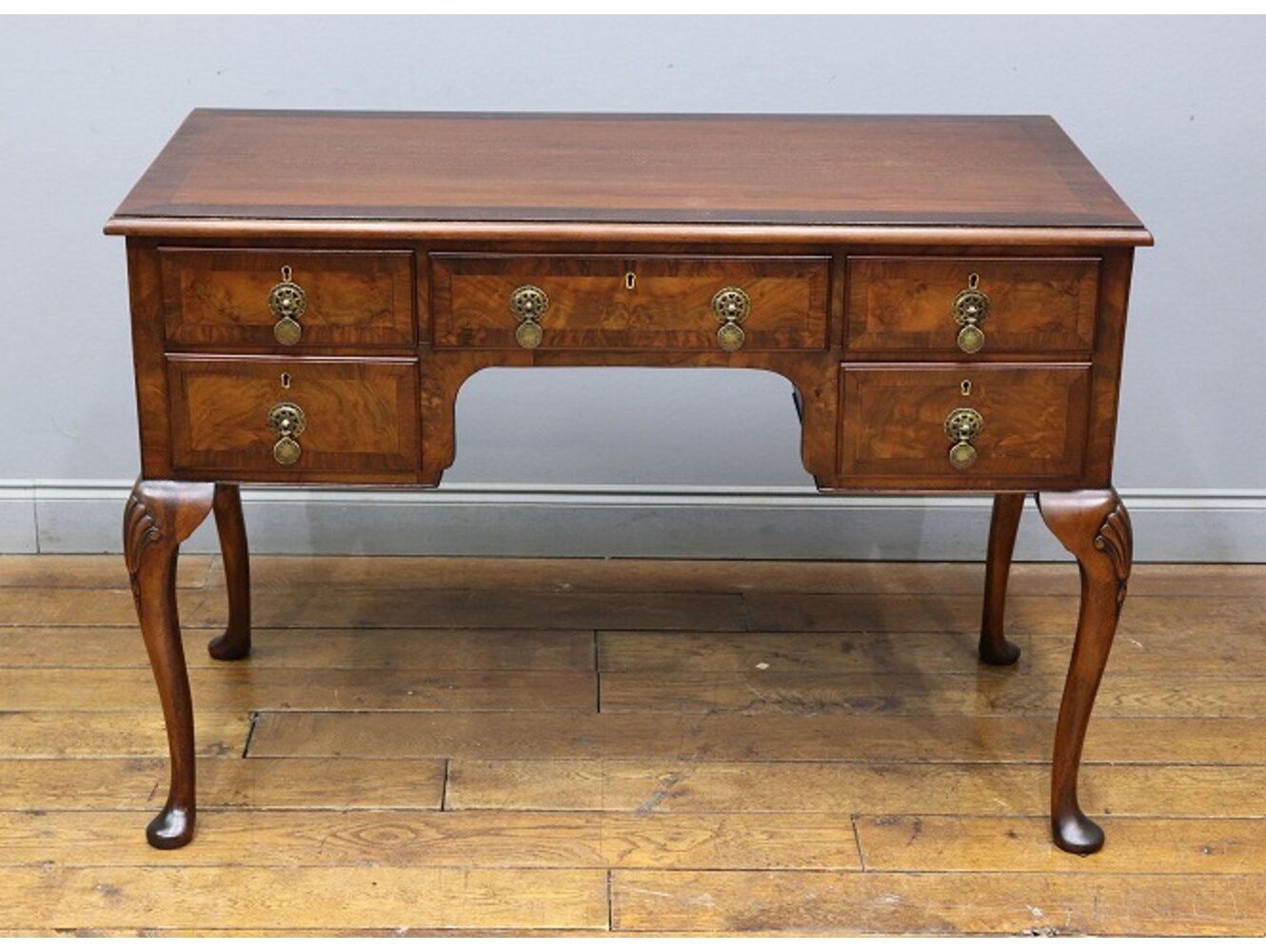 レディースデスク