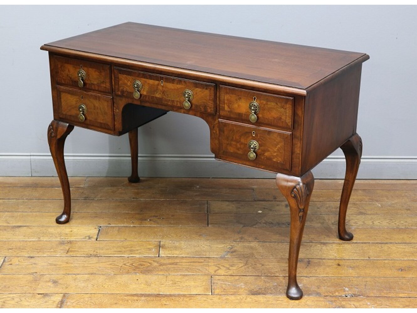 レディースデスク