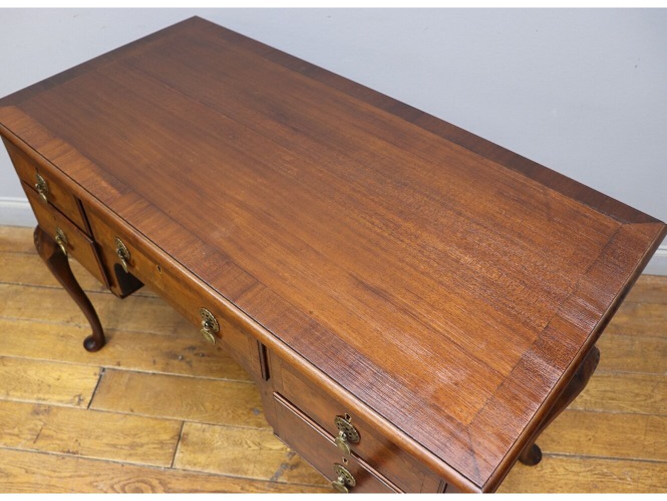 レディースデスク