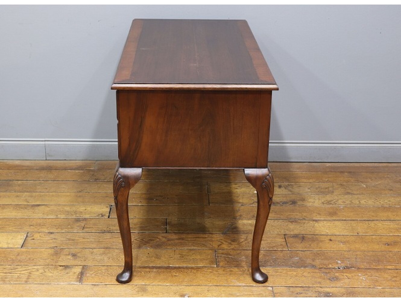 レディースデスク