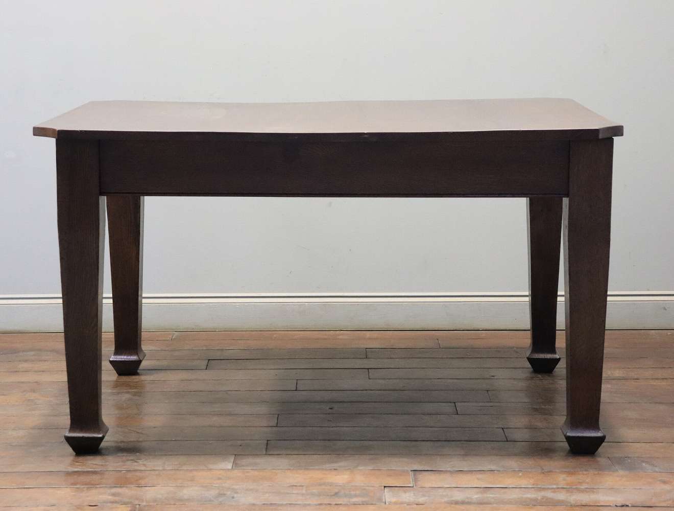 ダイニングテーブル