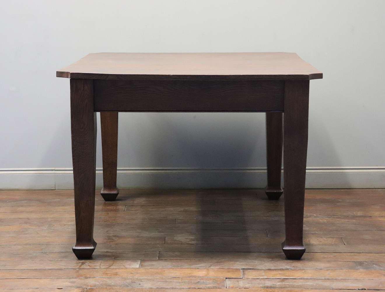 ダイニングテーブル