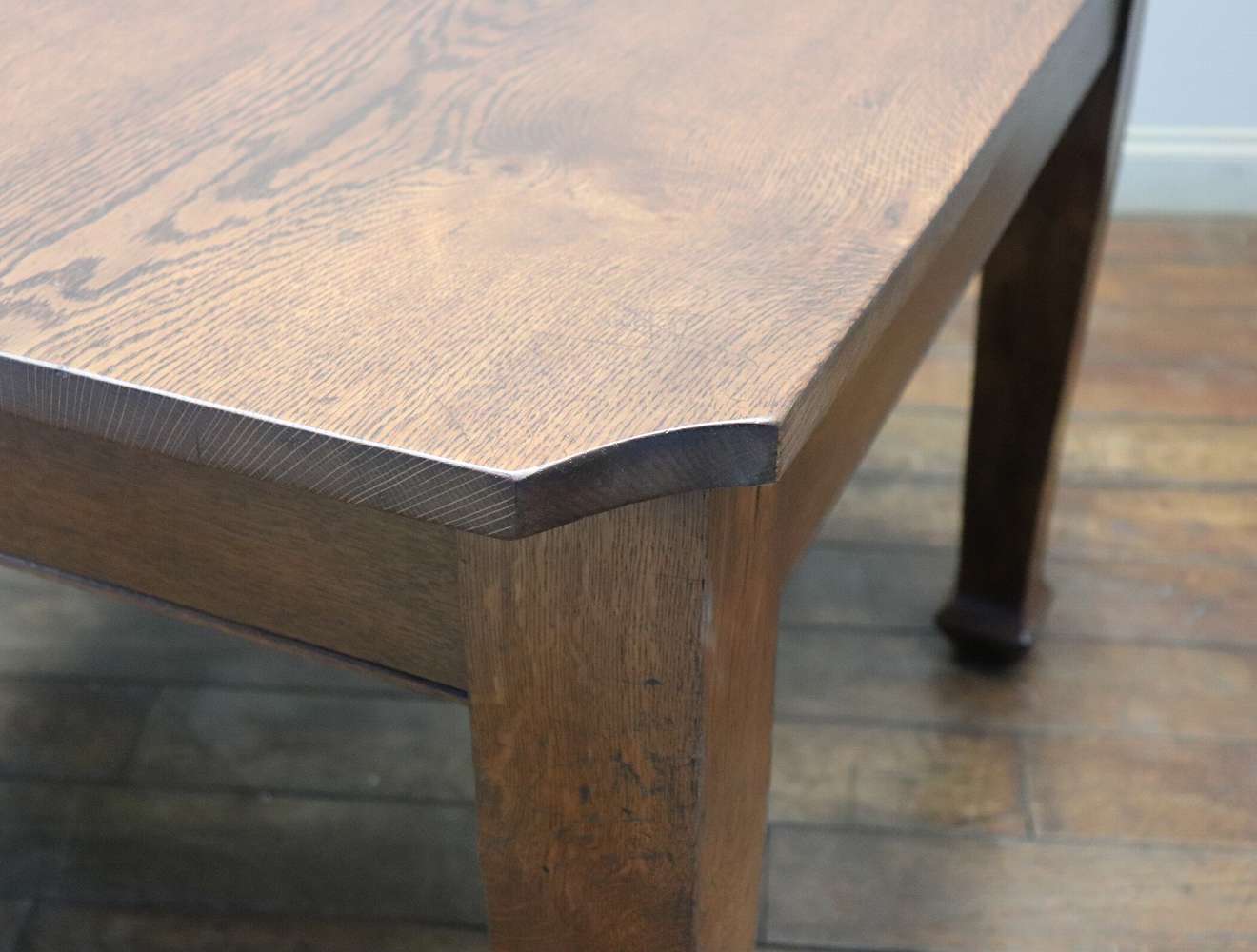 ダイニングテーブル