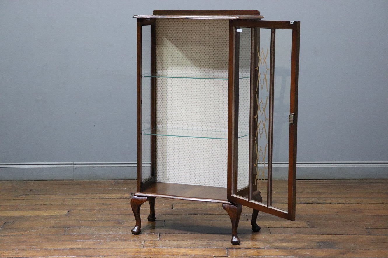 ディスプレイキャビネット