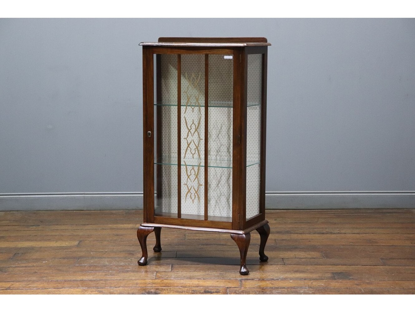 ディスプレイキャビネット