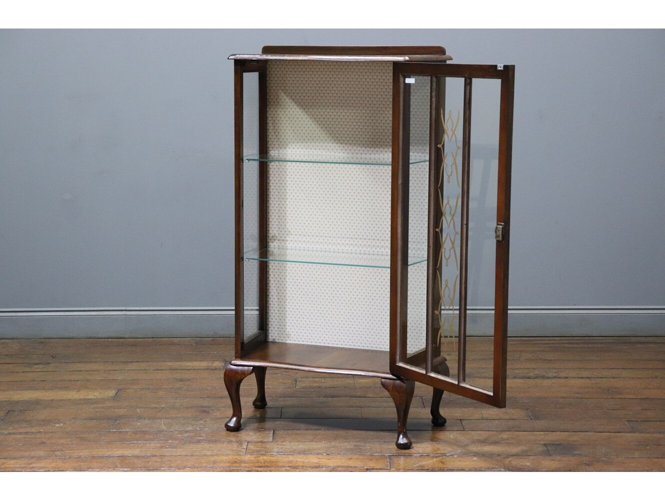 ディスプレイキャビネット