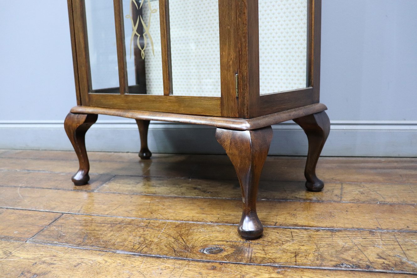 ディスプレイキャビネット