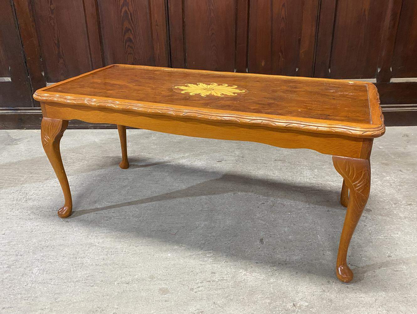 センターテーブル