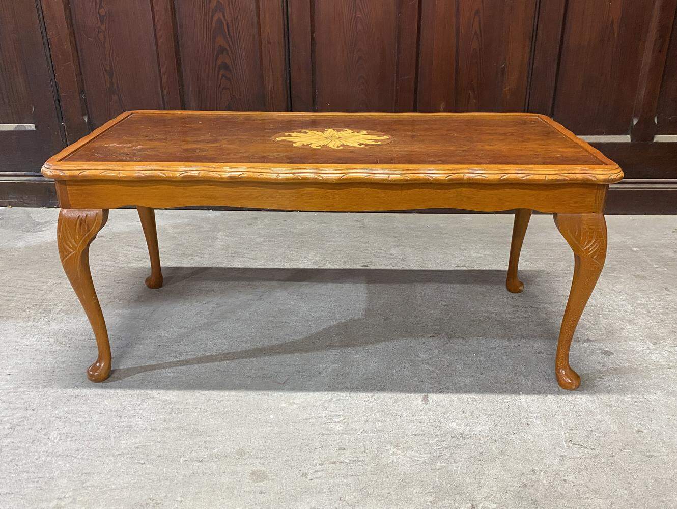 センターテーブル