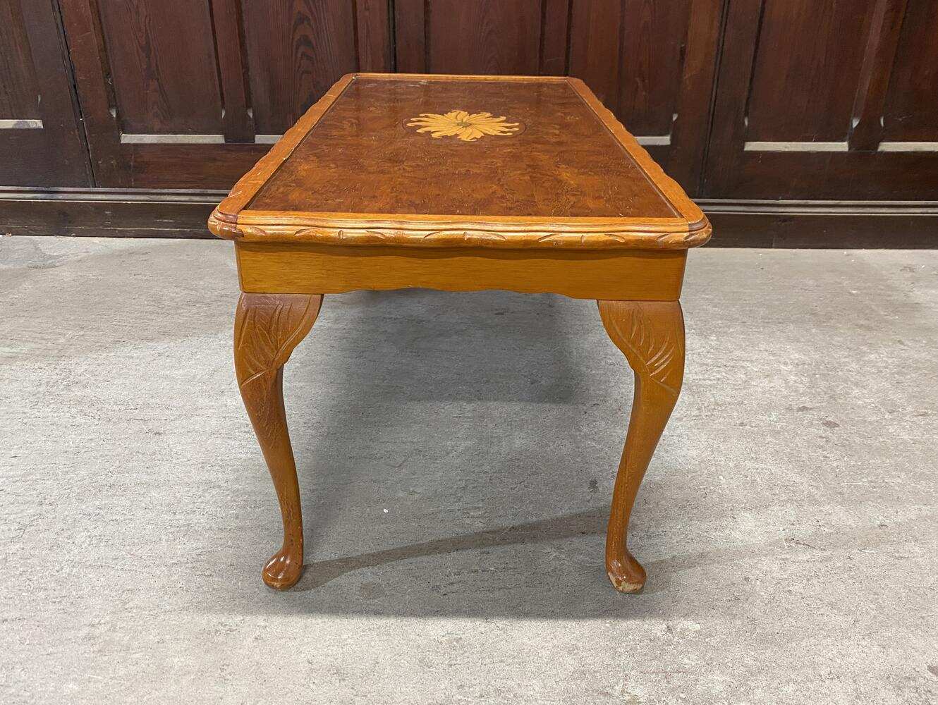 センターテーブル