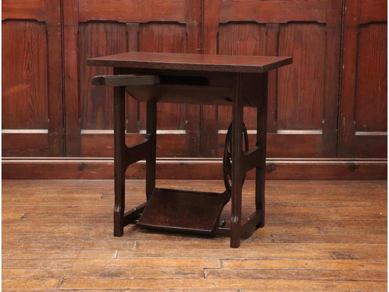 ミシンテーブル