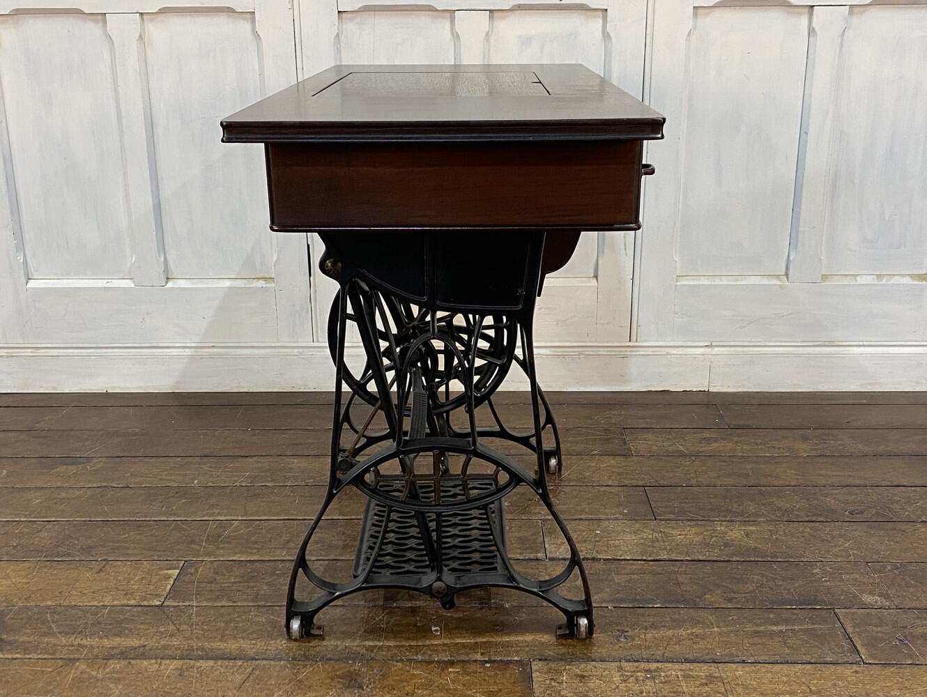 ミシンテーブル