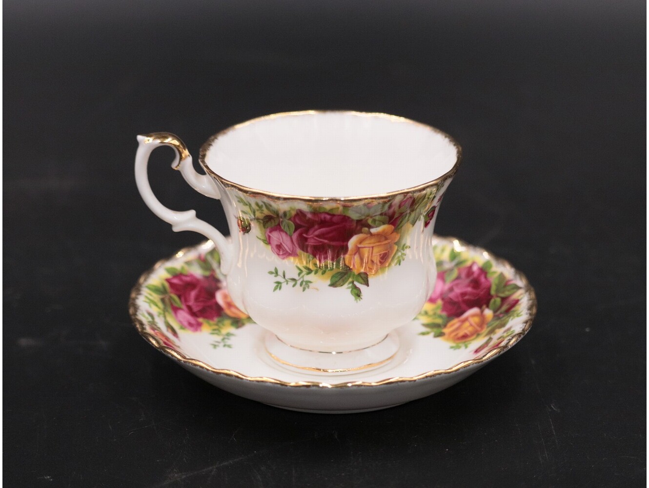 カップ＆ソーサー ROYAL ALBERT Old Country Roses