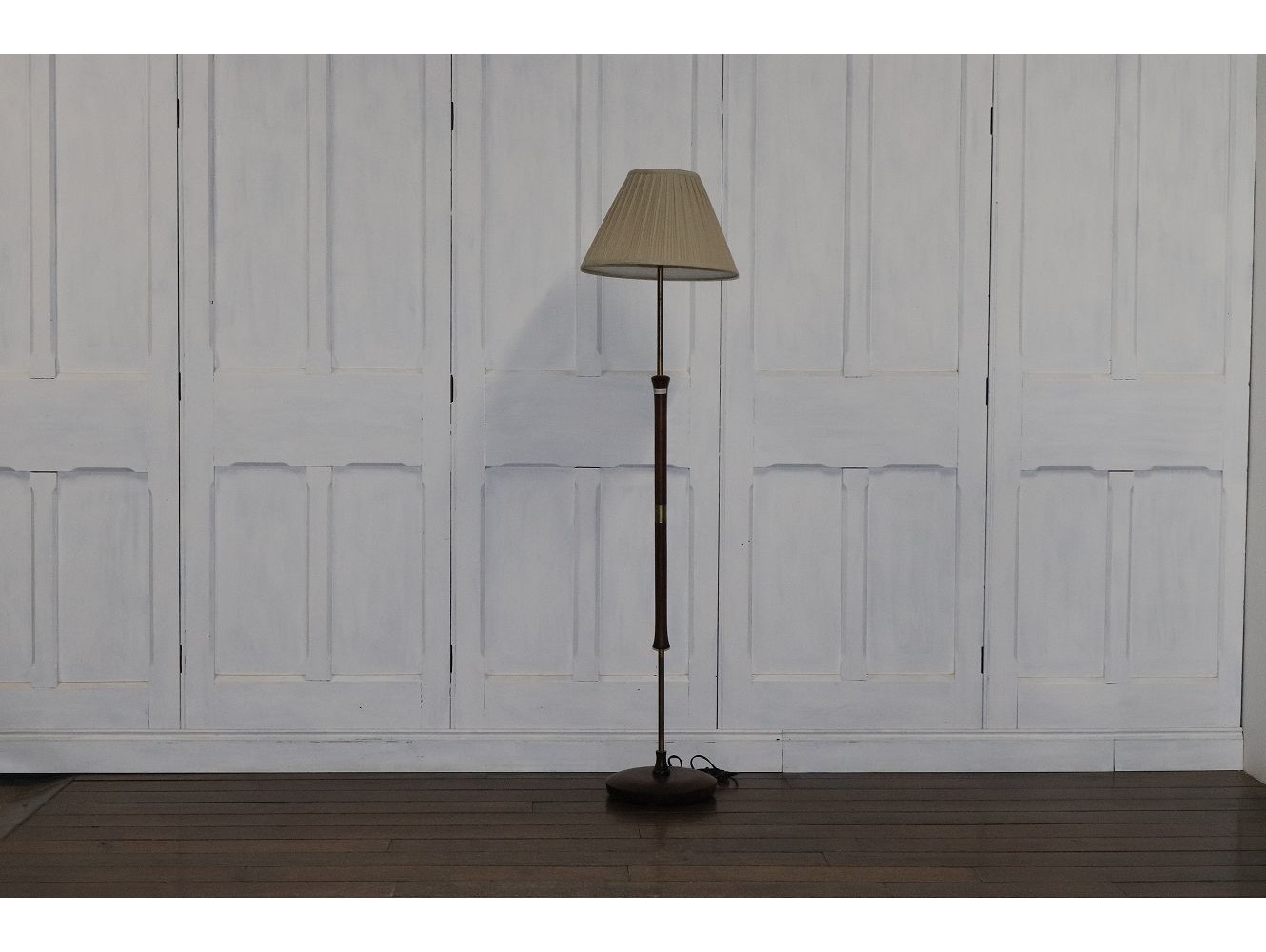 フロアスタンド