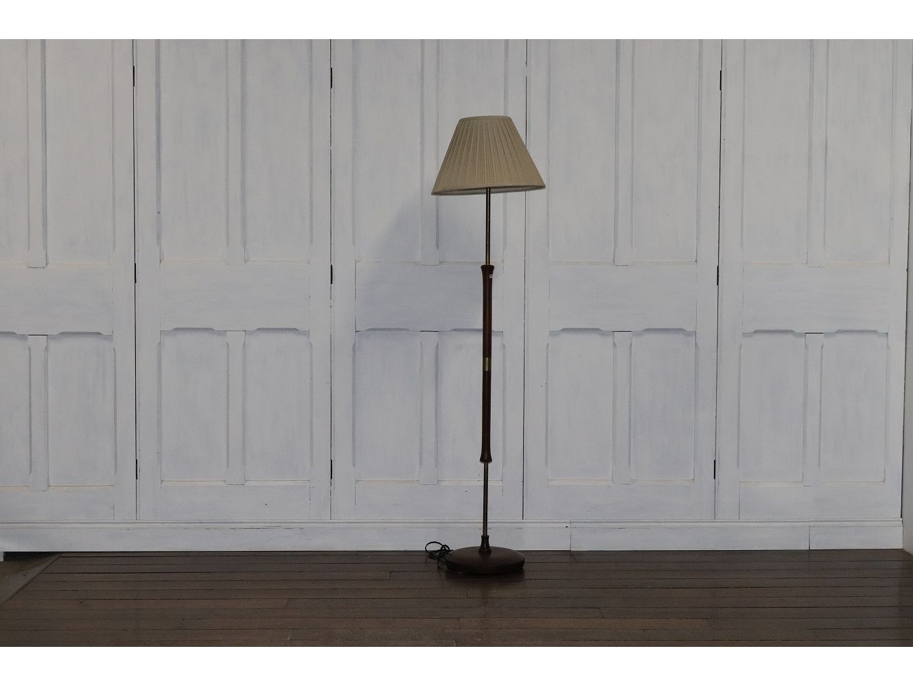 フロアスタンド