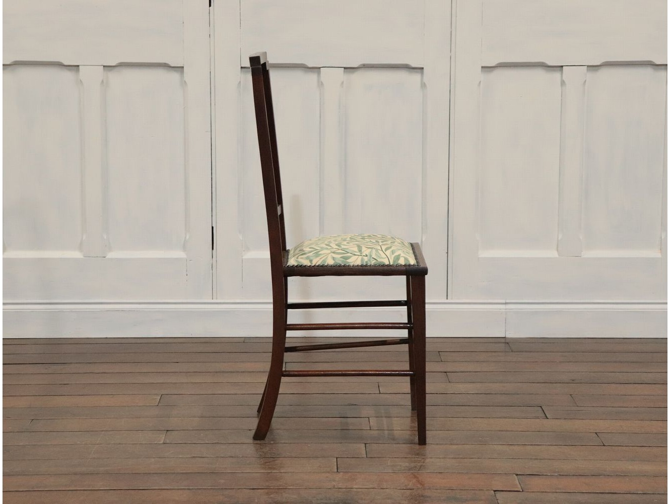 ベッドサイドチェア | アンティーク家具,with ウイリアム・モリス