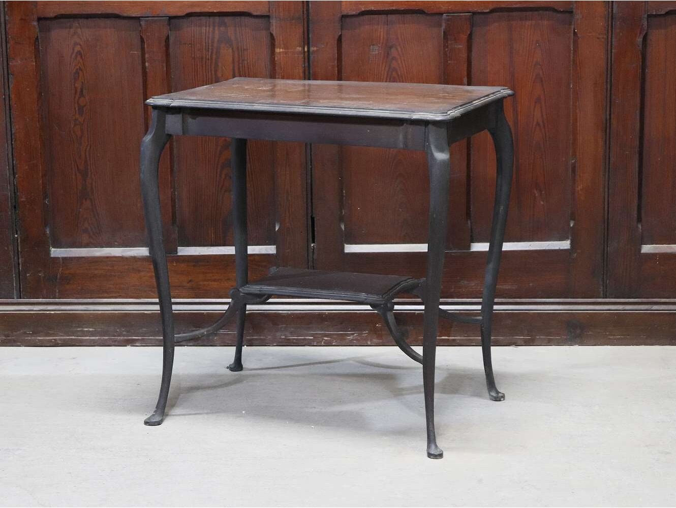 ティーテーブル