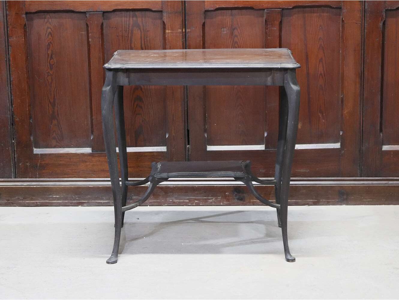 ティーテーブル