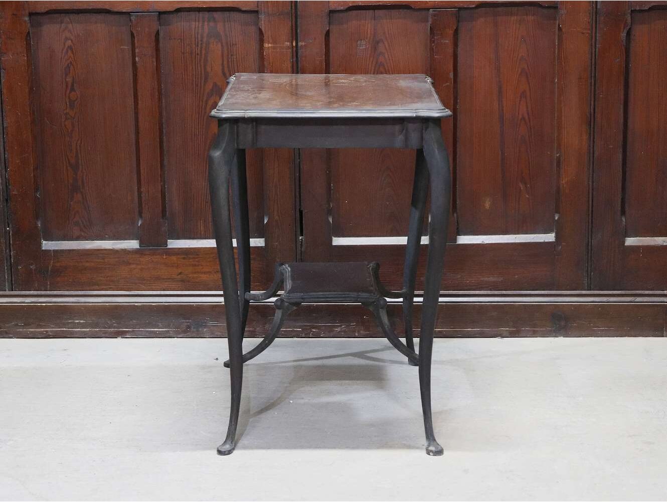 ティーテーブル