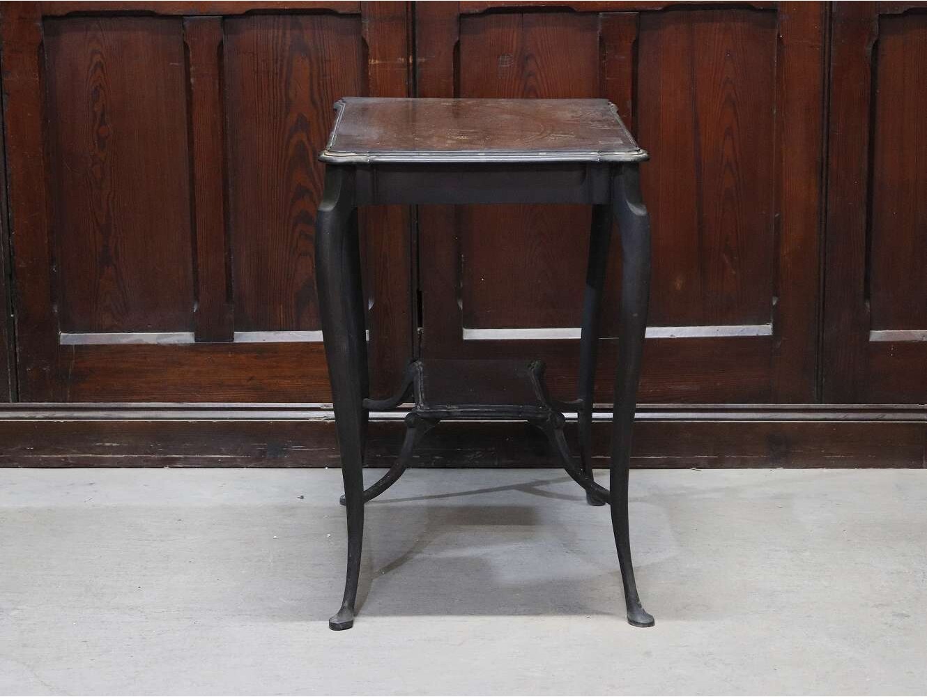 ティーテーブル