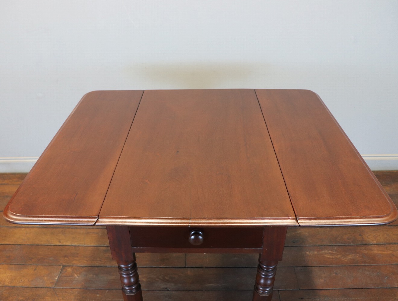 バタフライテーブル