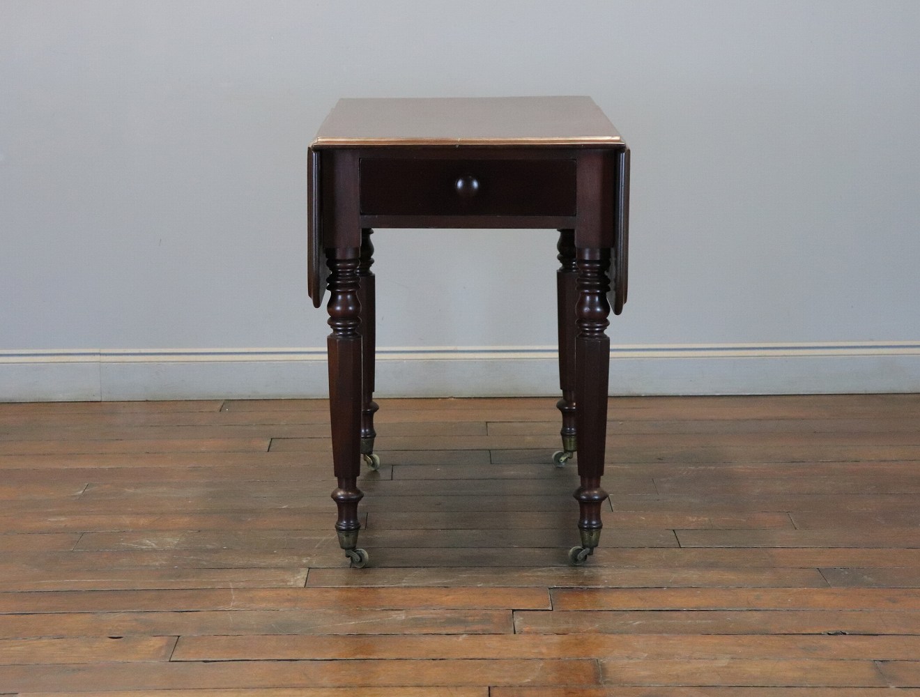 バタフライテーブル