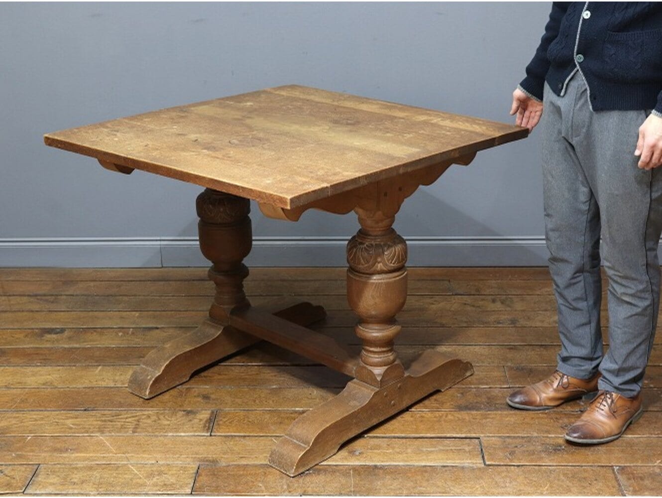 ダイニングテーブル