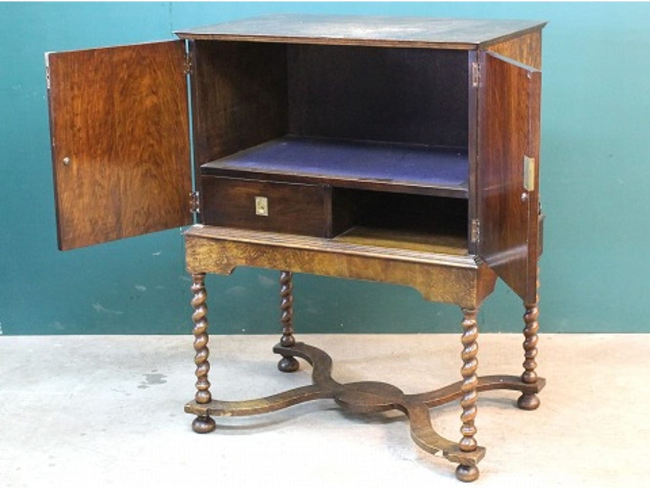 スモールキャビネット