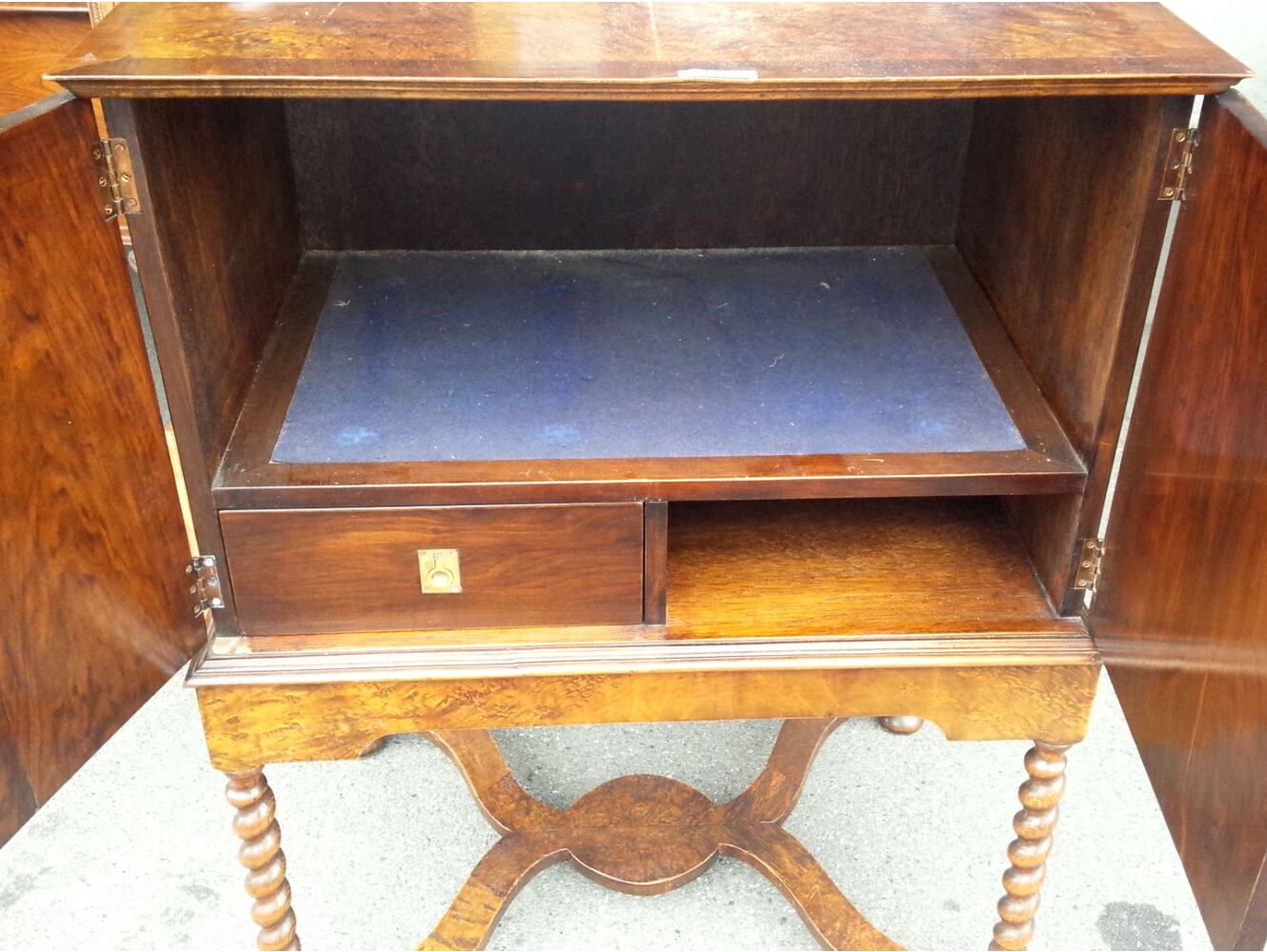 スモールキャビネット