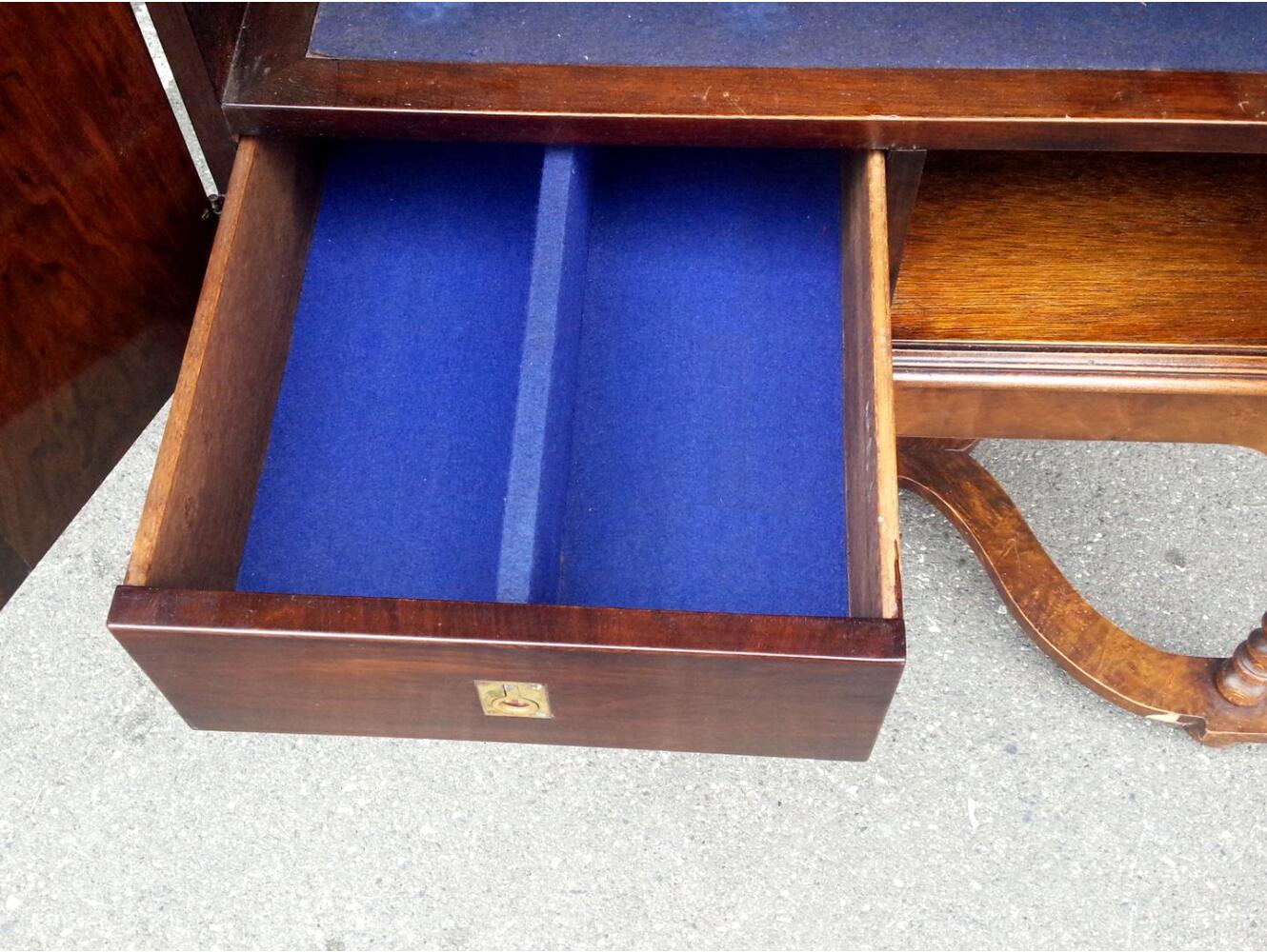 スモールキャビネット